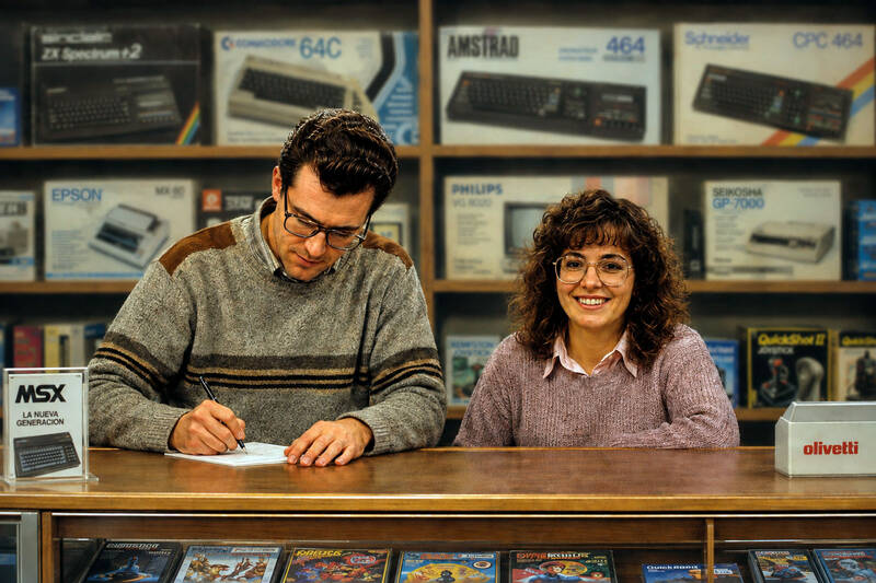 Esteban y su mujer (BASIC MICRO-FUTURA) realizado con IA
